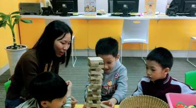 Vui chơi cùng nhau - con học sự sẻ chia